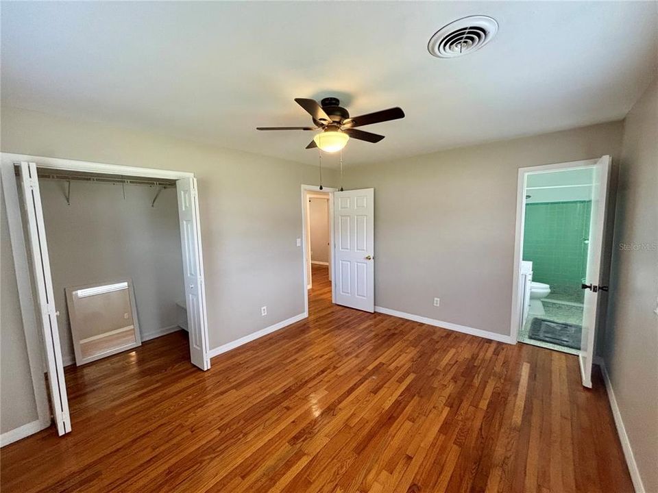 For Sale: $229,900 (3 beds, 2 baths, 1200 Square Feet)