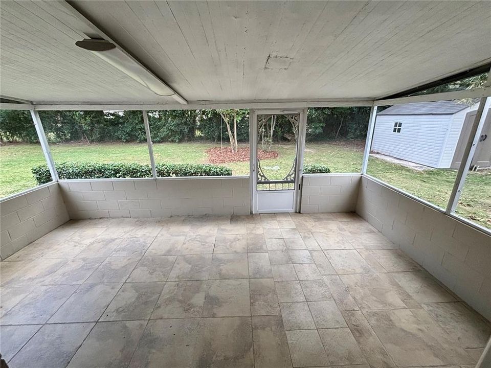 For Sale: $229,900 (3 beds, 2 baths, 1200 Square Feet)