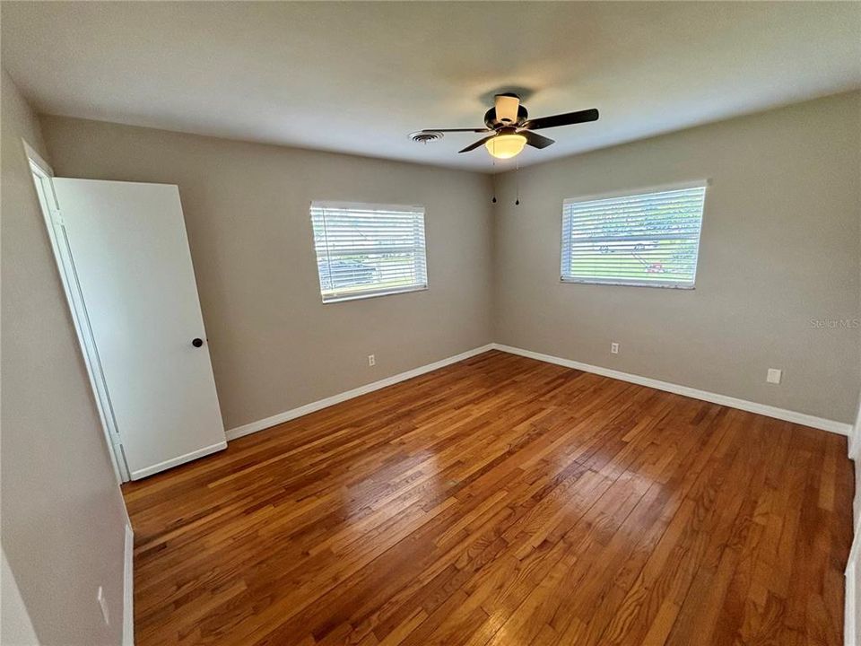 For Sale: $229,900 (3 beds, 2 baths, 1200 Square Feet)