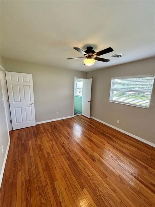 For Sale: $229,900 (3 beds, 2 baths, 1200 Square Feet)