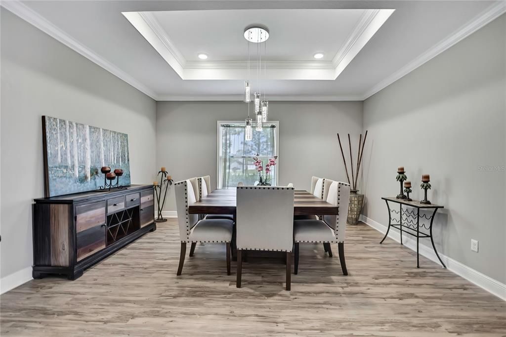 Activo con contrato: $699,900 (4 camas, 3 baños, 3241 Pies cuadrados)