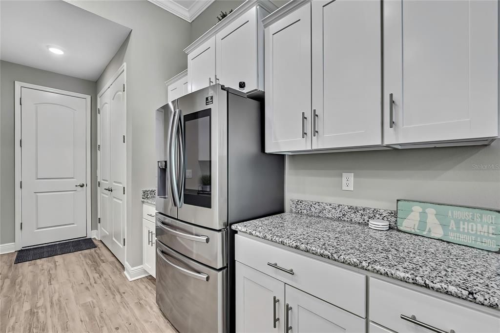 Activo con contrato: $699,900 (4 camas, 3 baños, 3241 Pies cuadrados)