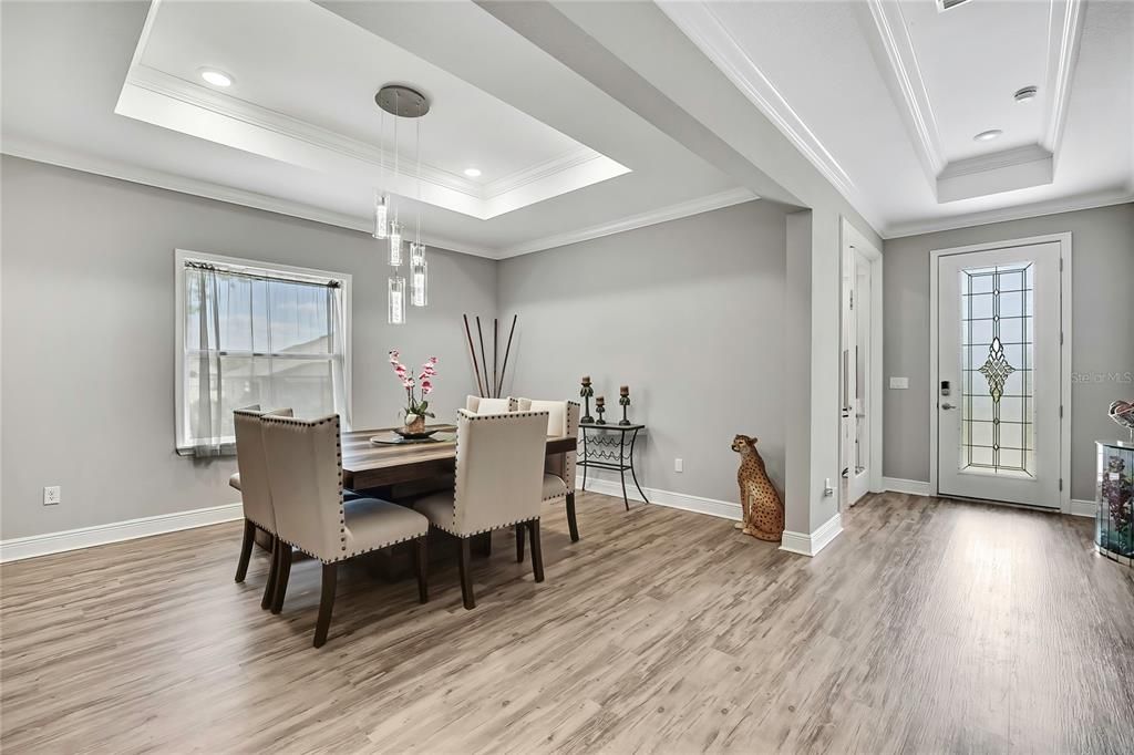 Activo con contrato: $699,900 (4 camas, 3 baños, 3241 Pies cuadrados)