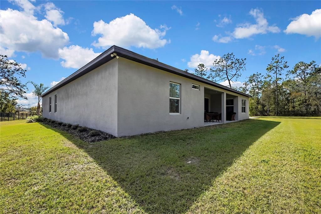 Activo con contrato: $699,900 (4 camas, 3 baños, 3241 Pies cuadrados)