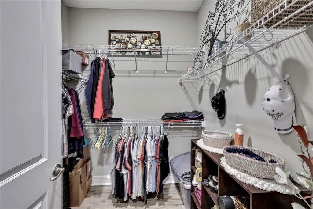 Activo con contrato: $699,900 (4 camas, 3 baños, 3241 Pies cuadrados)