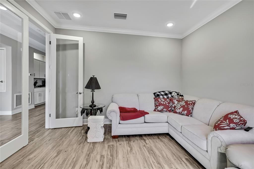 Activo con contrato: $699,900 (4 camas, 3 baños, 3241 Pies cuadrados)