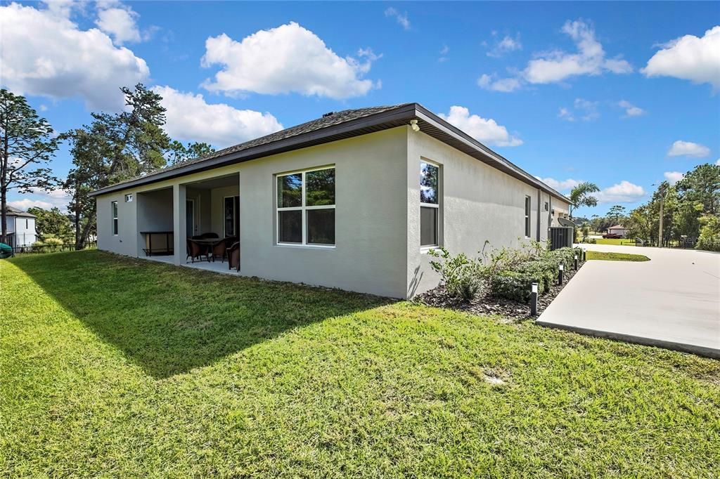 Activo con contrato: $699,900 (4 camas, 3 baños, 3241 Pies cuadrados)