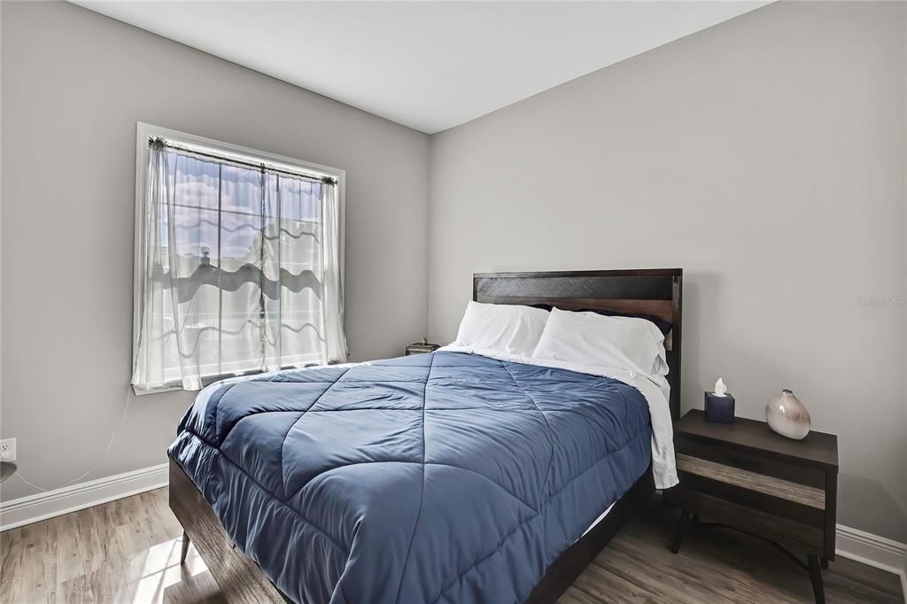 Activo con contrato: $699,900 (4 camas, 3 baños, 3241 Pies cuadrados)