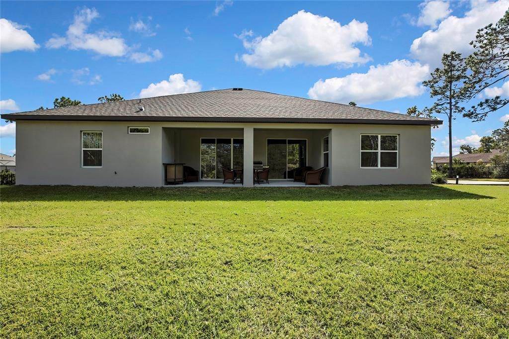 Activo con contrato: $699,900 (4 camas, 3 baños, 3241 Pies cuadrados)