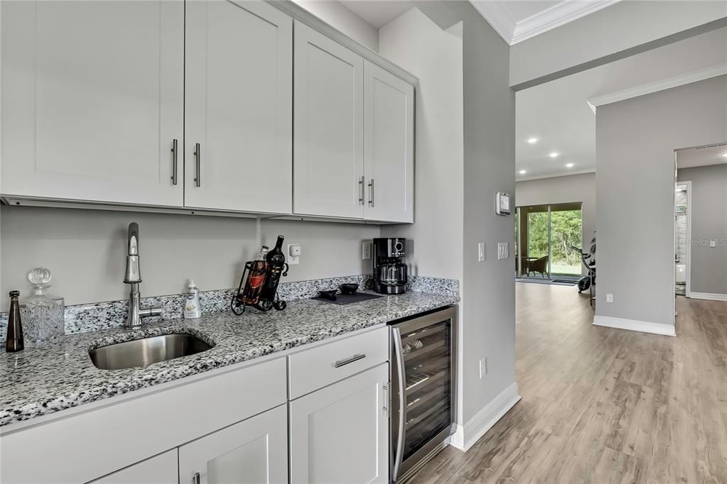 Activo con contrato: $699,900 (4 camas, 3 baños, 3241 Pies cuadrados)