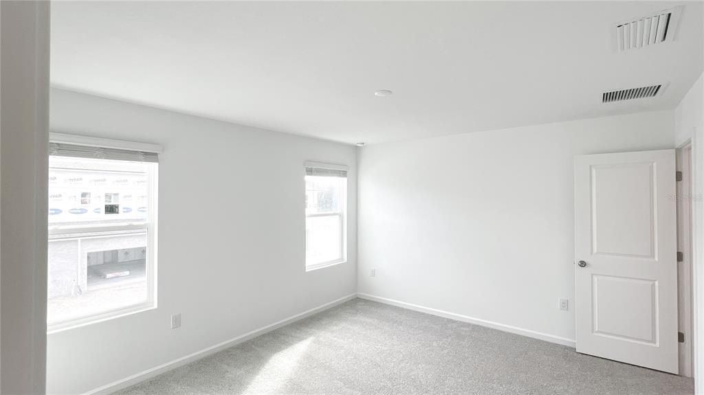 En Renta: $2,390 (3 camas, 2 baños, 1476 Pies cuadrados)