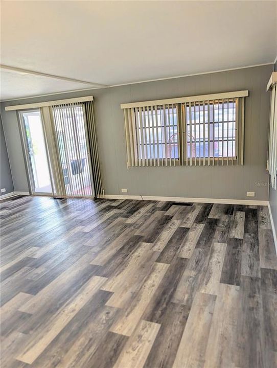 For Sale: $219,000 (2 beds, 1 baths, 800 Square Feet)