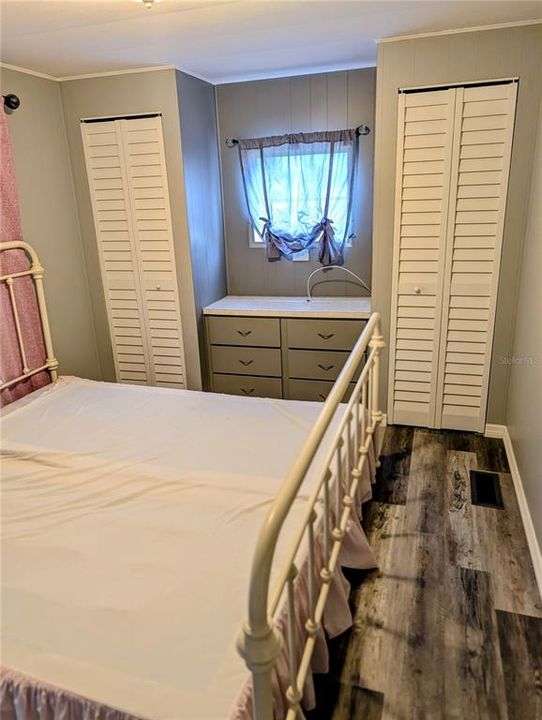 For Sale: $219,000 (2 beds, 1 baths, 800 Square Feet)