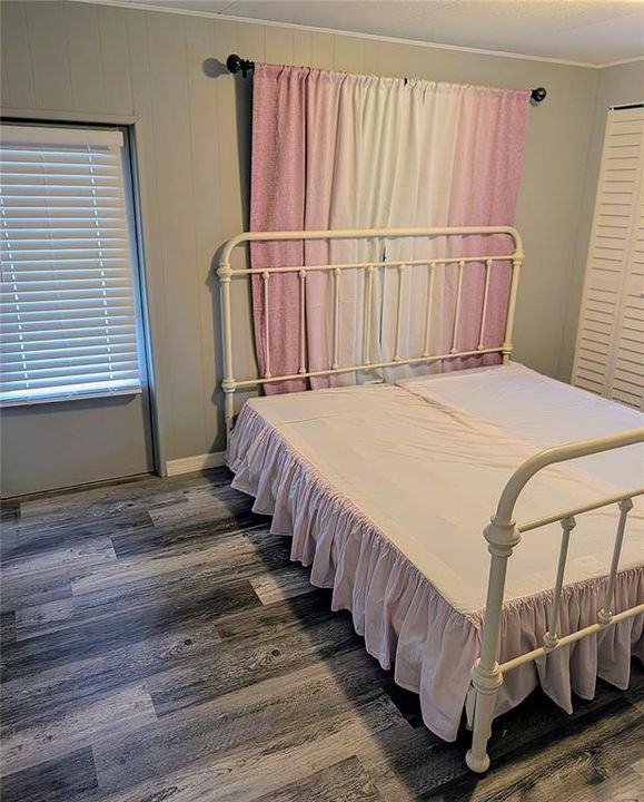 For Sale: $219,000 (2 beds, 1 baths, 800 Square Feet)