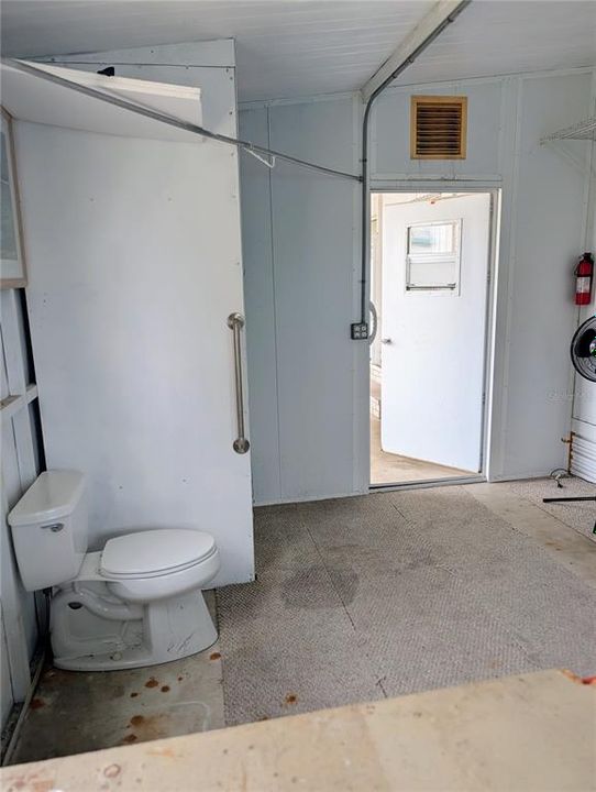 For Sale: $219,000 (2 beds, 1 baths, 800 Square Feet)