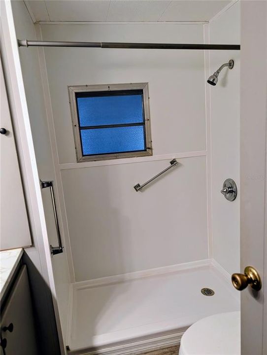 For Sale: $219,000 (2 beds, 1 baths, 800 Square Feet)