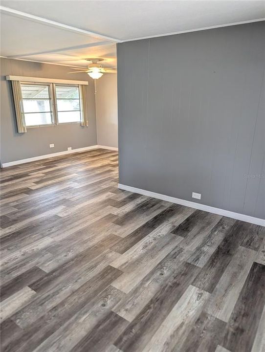 For Sale: $219,000 (2 beds, 1 baths, 800 Square Feet)