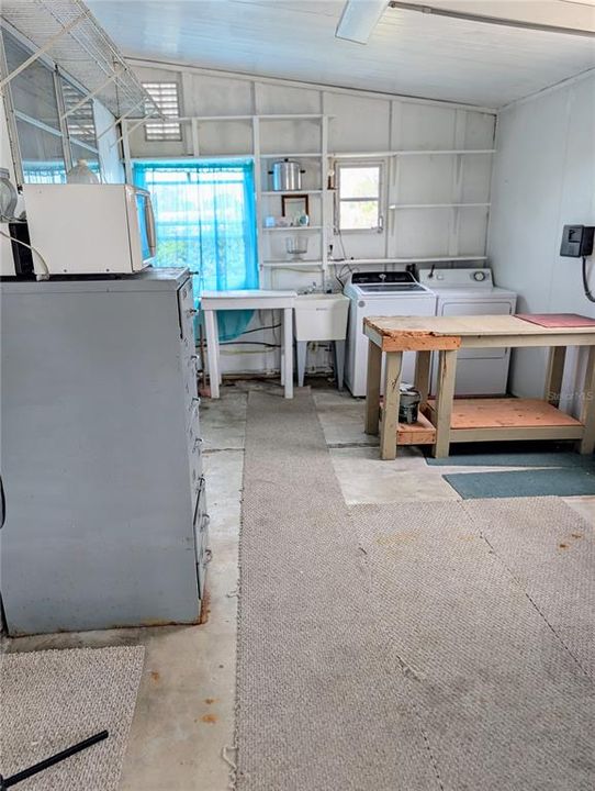 For Sale: $219,000 (2 beds, 1 baths, 800 Square Feet)