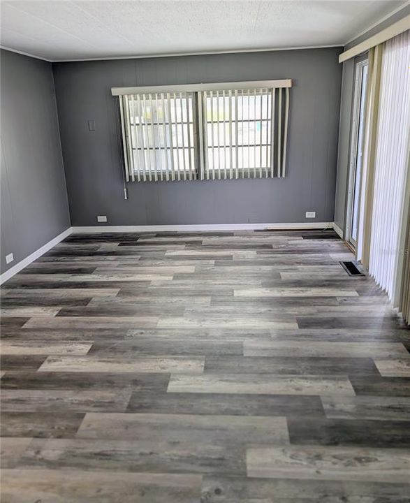 For Sale: $219,000 (2 beds, 1 baths, 800 Square Feet)