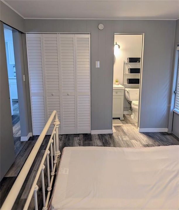 For Sale: $219,000 (2 beds, 1 baths, 800 Square Feet)