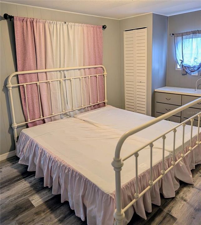 For Sale: $219,000 (2 beds, 1 baths, 800 Square Feet)