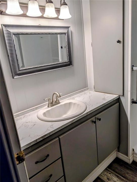 For Sale: $219,000 (2 beds, 1 baths, 800 Square Feet)