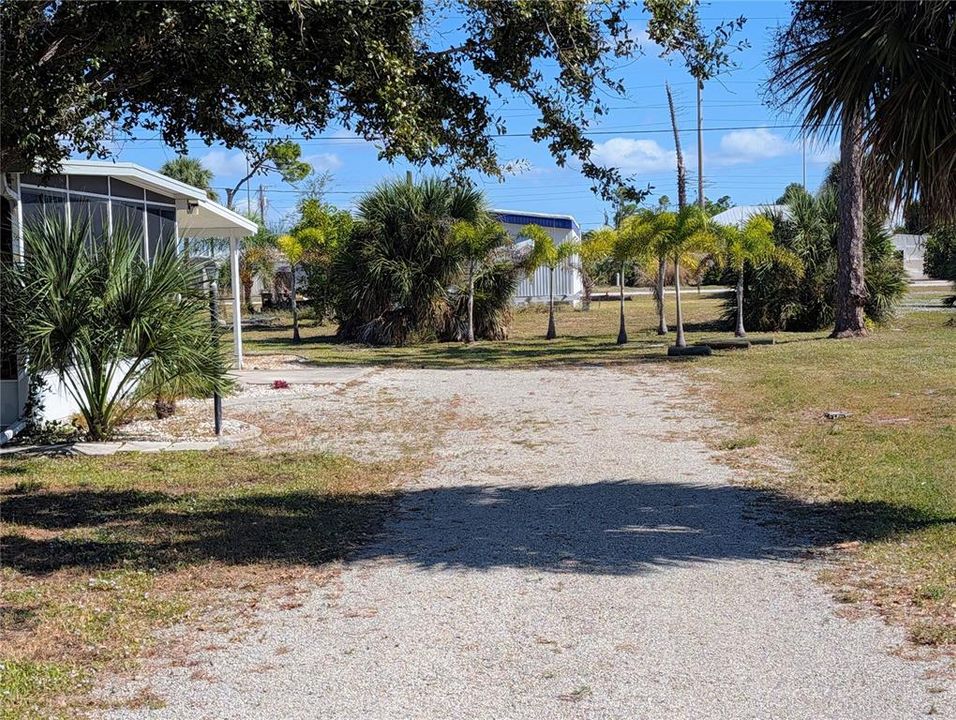 For Sale: $219,000 (2 beds, 1 baths, 800 Square Feet)