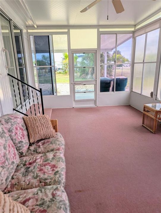 For Sale: $219,000 (2 beds, 1 baths, 800 Square Feet)