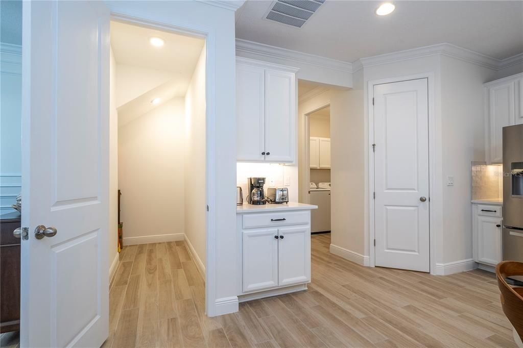 待售: $759,000 (6 贝兹, 4 浴室, 4142 平方英尺)