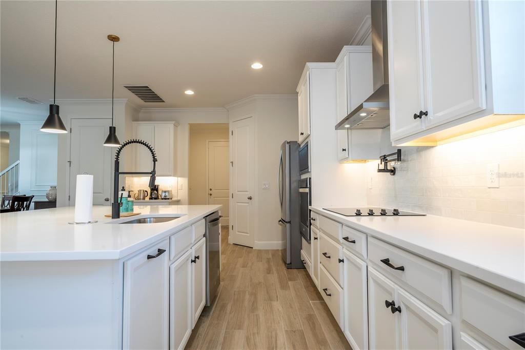 待售: $759,000 (6 贝兹, 4 浴室, 4142 平方英尺)