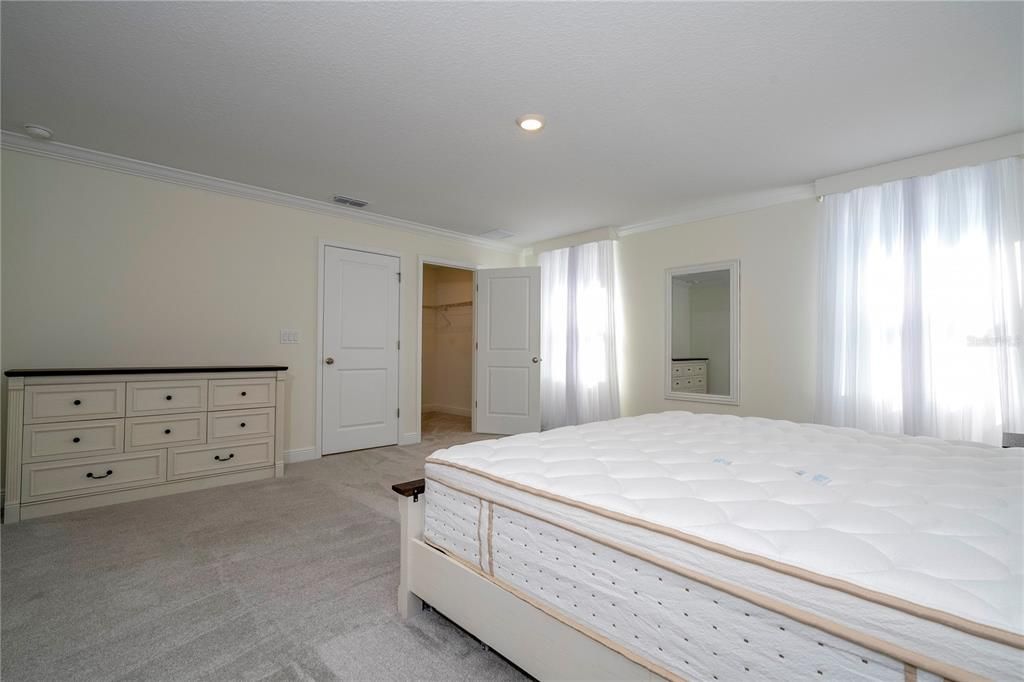 待售: $759,000 (6 贝兹, 4 浴室, 4142 平方英尺)