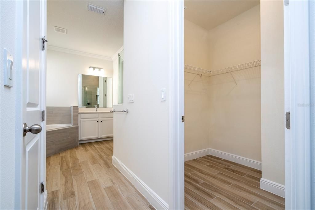 待售: $759,000 (6 贝兹, 4 浴室, 4142 平方英尺)