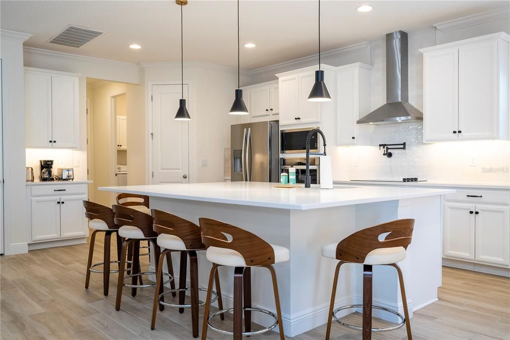 待售: $759,000 (6 贝兹, 4 浴室, 4142 平方英尺)