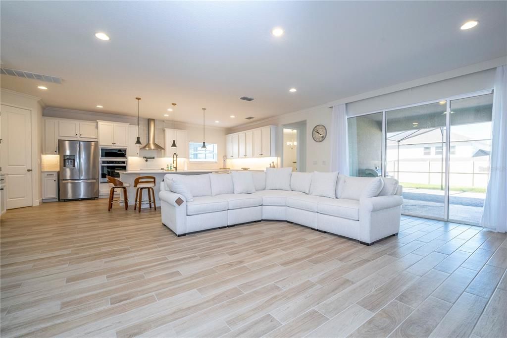 待售: $759,000 (6 贝兹, 4 浴室, 4142 平方英尺)