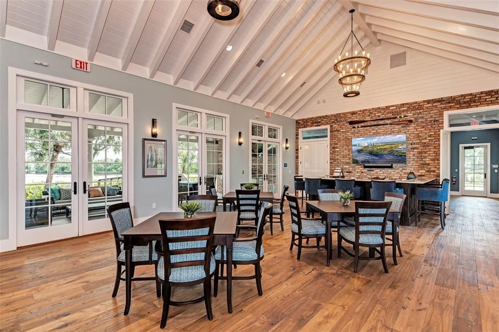 待售: $544,900 (0.43 acres)