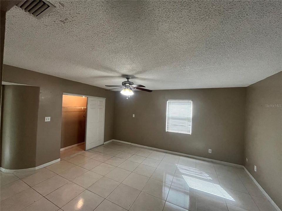 For Rent: $3,800 (5 beds, 2 baths, 1756 Square Feet)