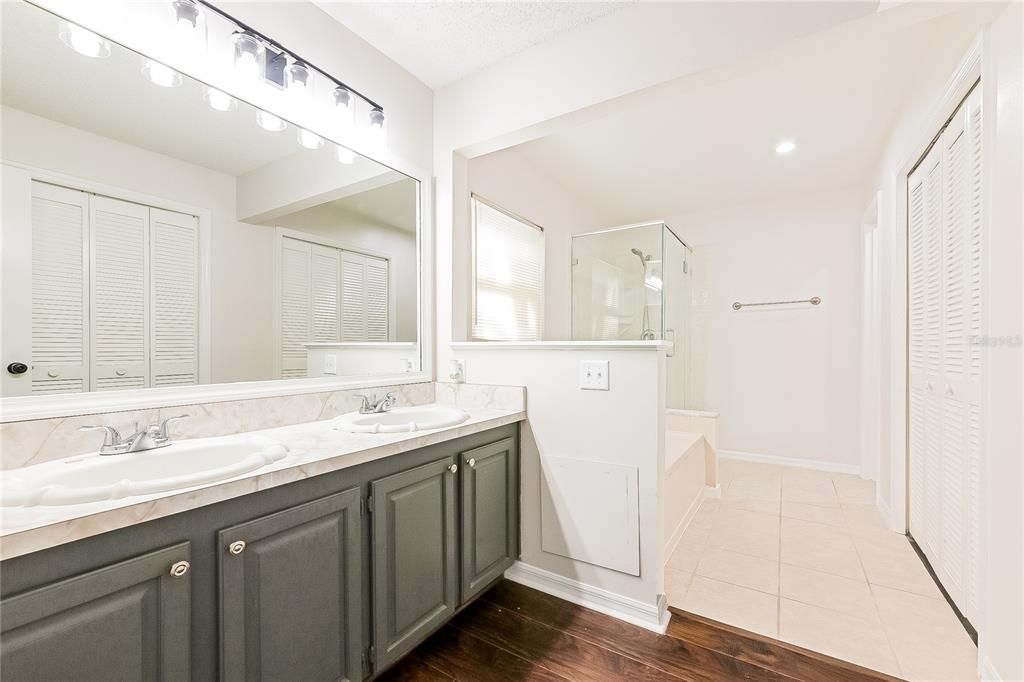 For Sale: $439,900 (4 beds, 2 baths, 2462 Square Feet)