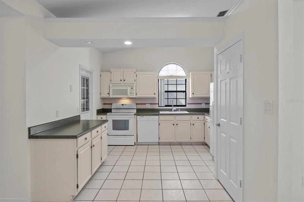 待售: $284,000 (3 贝兹, 2 浴室, 1441 平方英尺)