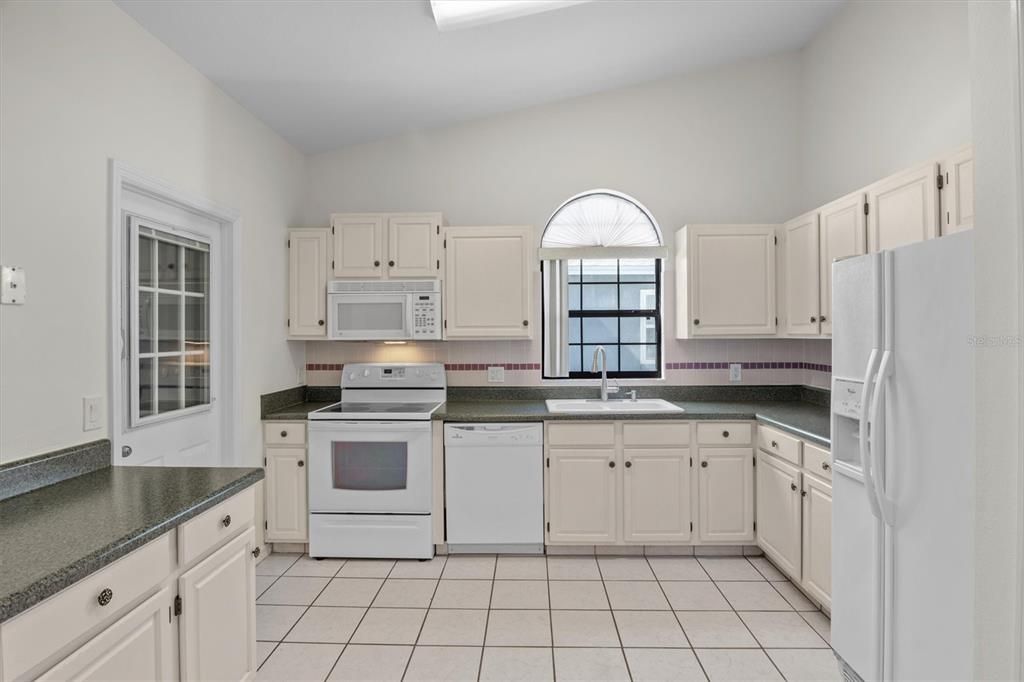 待售: $284,000 (3 贝兹, 2 浴室, 1441 平方英尺)