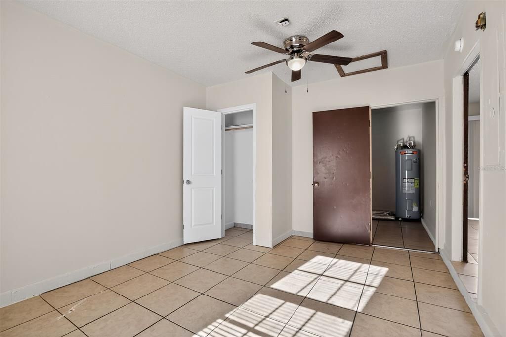 En Venta: $218,000 (3 camas, 2 baños, 1296 Pies cuadrados)