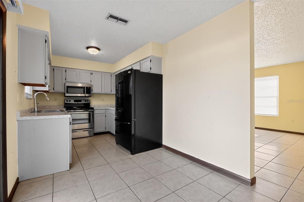 En Venta: $218,000 (3 camas, 2 baños, 1296 Pies cuadrados)