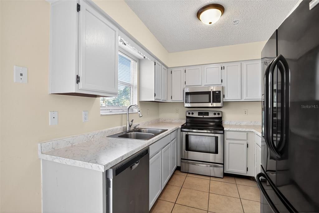 En Venta: $218,000 (3 camas, 2 baños, 1296 Pies cuadrados)