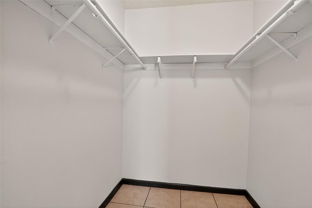 En Venta: $218,000 (3 camas, 2 baños, 1296 Pies cuadrados)