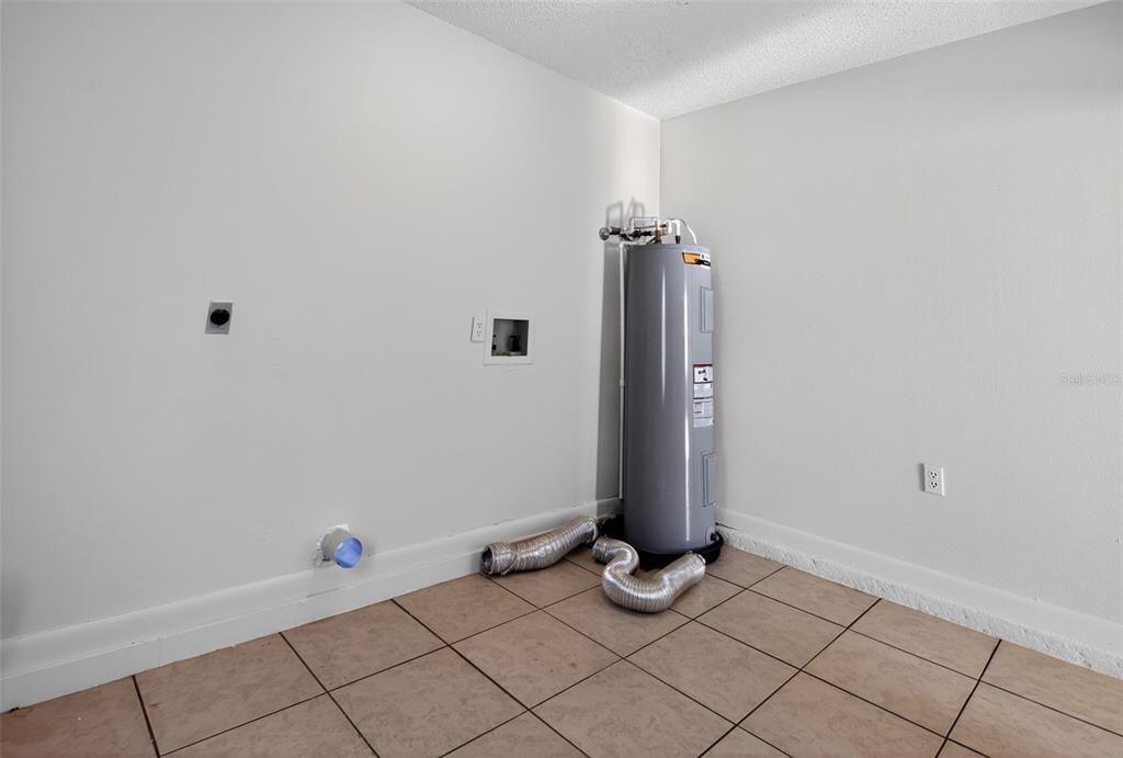 En Venta: $218,000 (3 camas, 2 baños, 1296 Pies cuadrados)