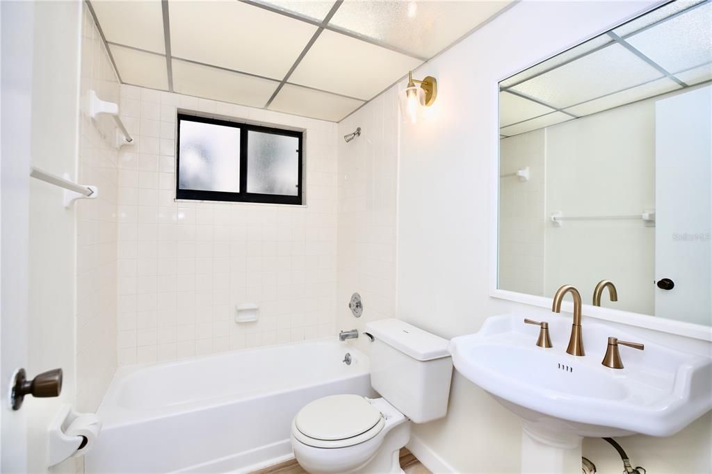 En Venta: $154,900 (2 camas, 2 baños, 960 Pies cuadrados)