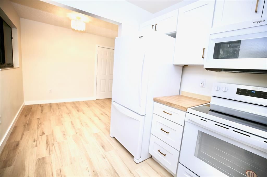 En Venta: $154,900 (2 camas, 2 baños, 960 Pies cuadrados)