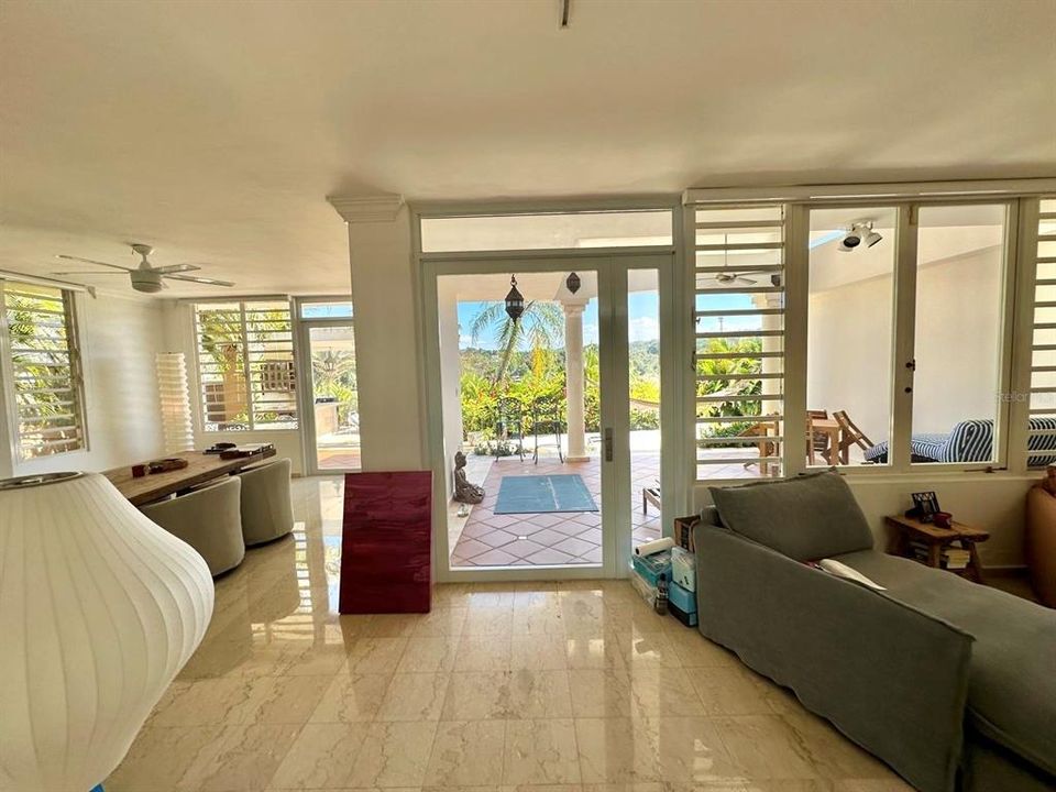 En Renta: $7,500 (4 camas, 4 baños, 5000 Pies cuadrados)