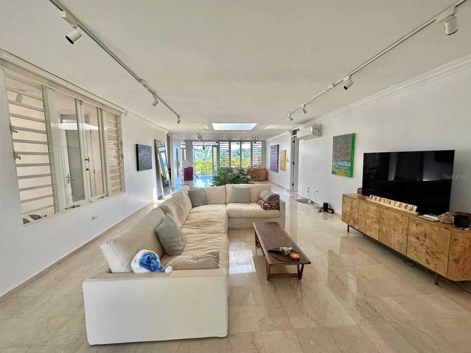 En Renta: $7,500 (4 camas, 4 baños, 5000 Pies cuadrados)