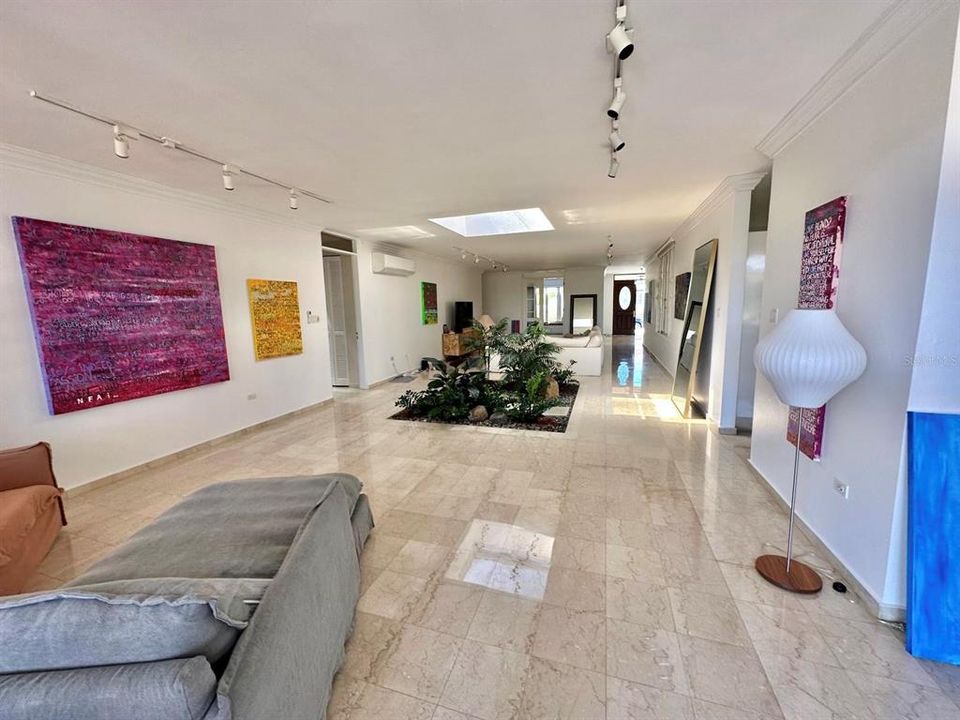 En Renta: $7,500 (4 camas, 4 baños, 5000 Pies cuadrados)