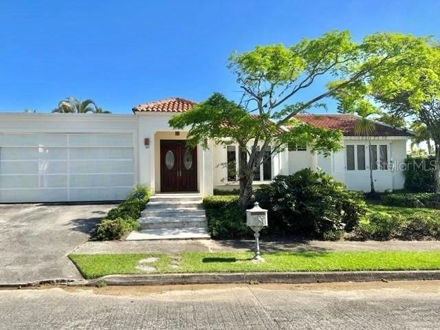 En Renta: $7,500 (4 camas, 4 baños, 5000 Pies cuadrados)